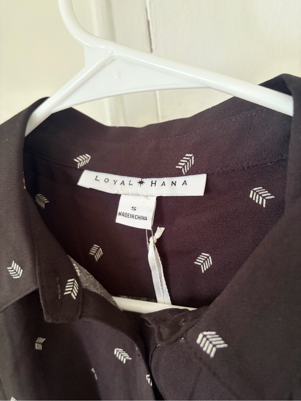Loyal Hana "Carrie" Black Arrowhead Nursing & Maternity Blouse XS